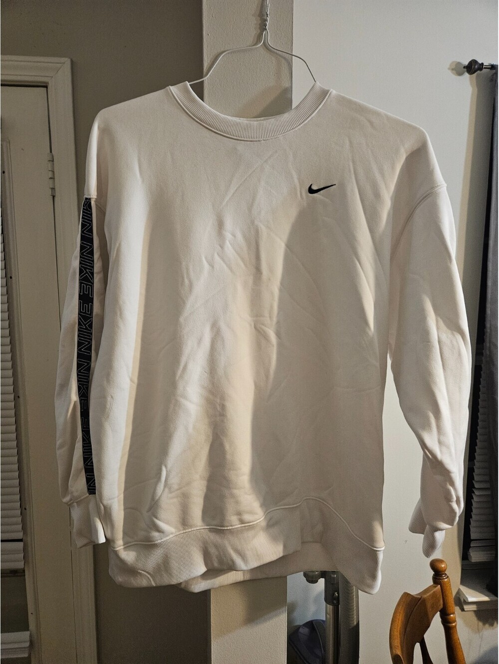 Nike Men's Medium White/Cream Fleece Crew Nike on Sleeve
